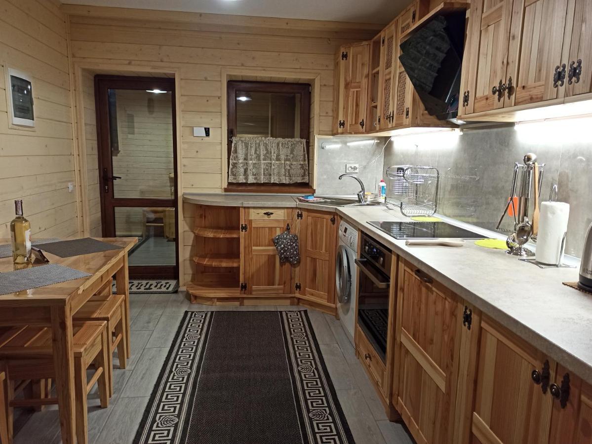 Brand New 2020 Specious Apartment Druzi 2 Palyanytsya Exterior foto
